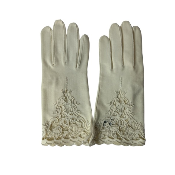 Marshall Fields Accessories - VTG Marshall Field & Company Off‑White Ivory Embroidered Gloves Women’s